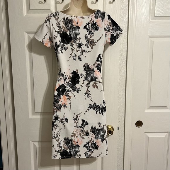 Pink Blush Floral Maternity Dress Size Small - Picture 5 of 7